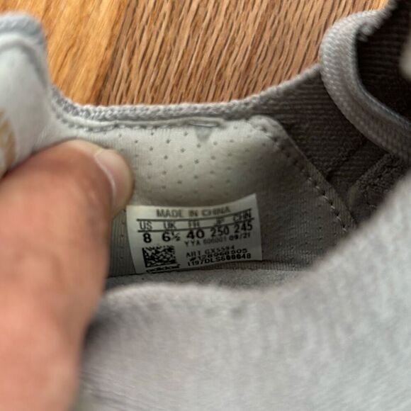 Adidas Ultraboost 22 Gray White Sneakers Women’s Size 8 - Picture 9 of 12